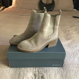 Tan suede Steve Madden Chelsea boot 👢🤎